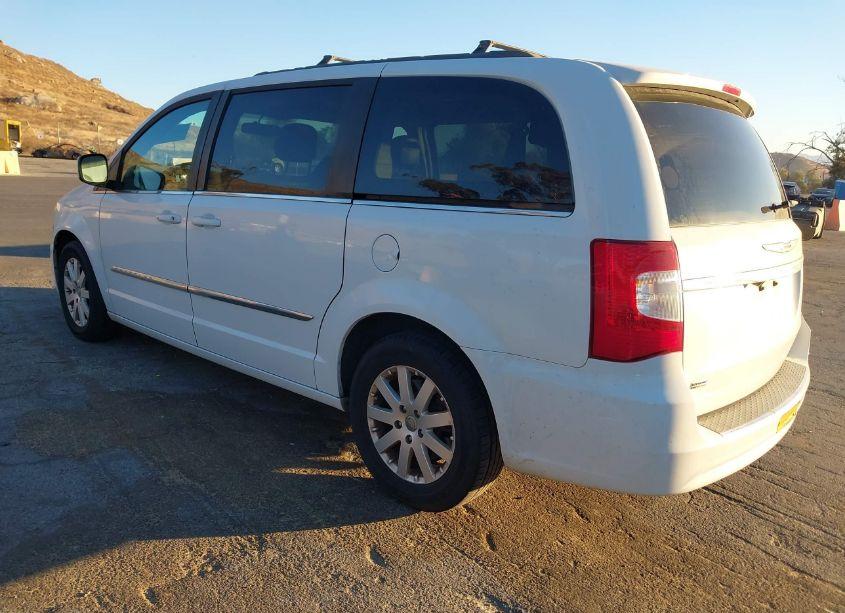 Photo 3 of 2014 Chrysler Town & COUNTRY TOURING (VIN 2C4RC1BG3ER211978)