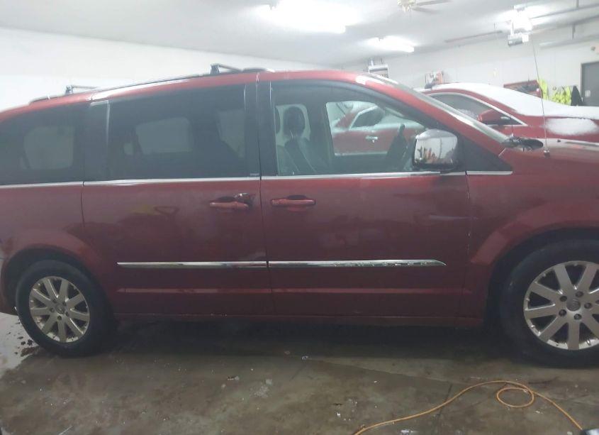 Photo 13 of 2014 Chrysler Town & COUNTRY TOURING (VIN 2C4RC1BG3ER247945)