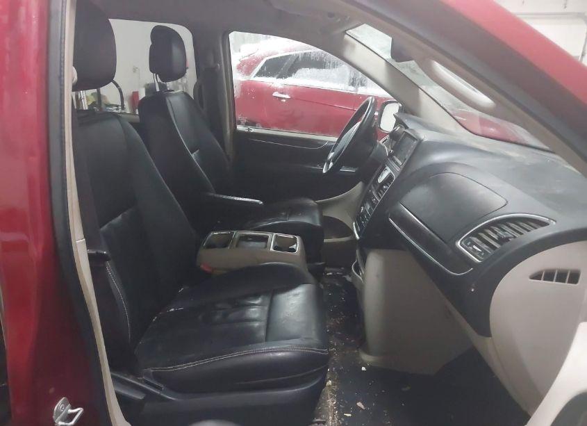 Photo 5 of 2014 Chrysler Town & COUNTRY TOURING (VIN 2C4RC1BG3ER247945)