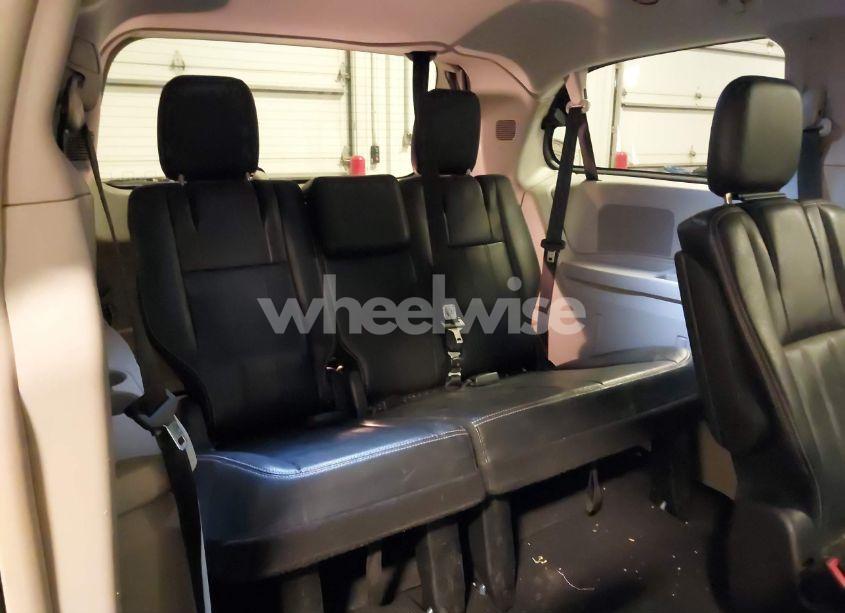 Photo 12 of 2014 Chrysler Town & COUNTRY TOURING (VIN 2C4RC1BG3ER255821)