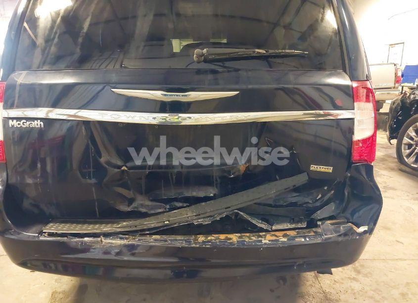 Photo 6 of 2014 Chrysler Town & COUNTRY TOURING (VIN 2C4RC1BG3ER255821)