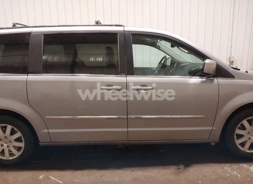 Photo 14 of 2014 Chrysler Town & COUNTRY TOURING (VIN 2C4RC1BG3ER314298)