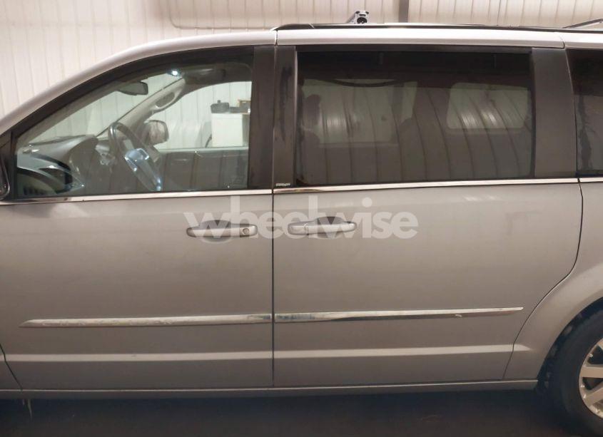 Photo 15 of 2014 Chrysler Town & COUNTRY TOURING (VIN 2C4RC1BG3ER314298)