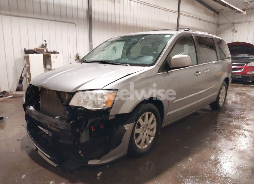 Photo 2 of 2014 Chrysler Town & COUNTRY TOURING (VIN 2C4RC1BG3ER314298)