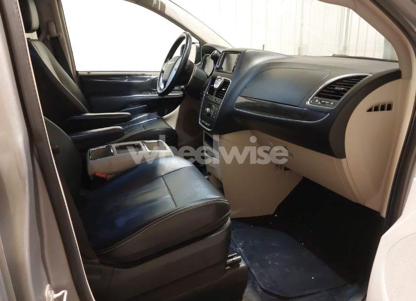 Photo 5 of 2014 Chrysler Town & COUNTRY TOURING (VIN 2C4RC1BG3ER314298)