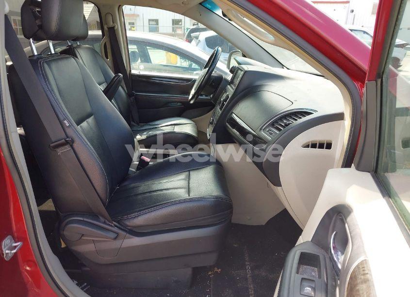 Photo 5 of 2014 Chrysler Town & COUNTRY TOURING (VIN 2C4RC1BG3ER314706)