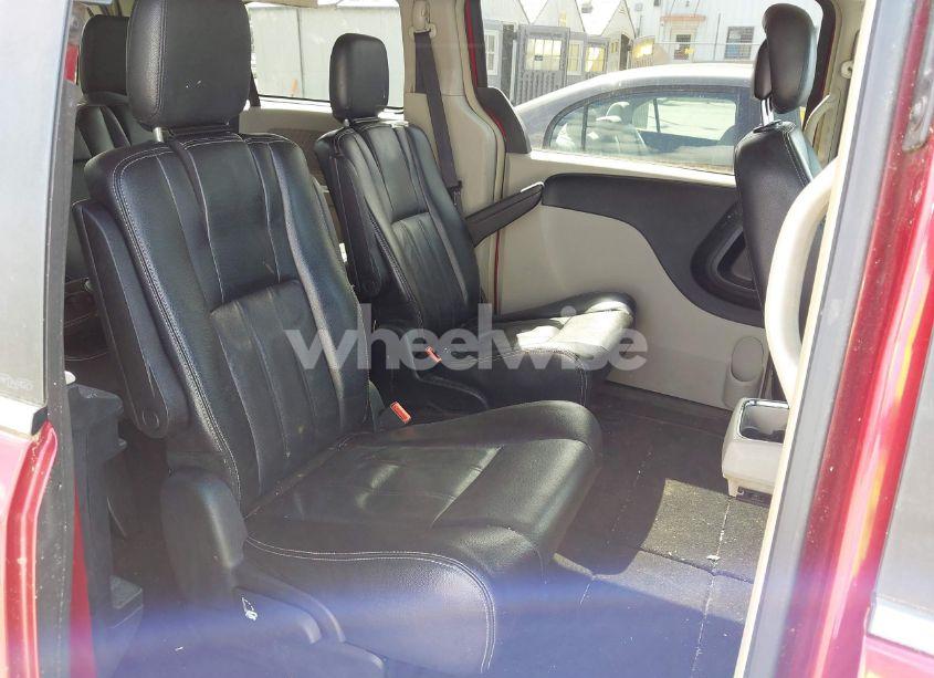 Photo 8 of 2014 Chrysler Town & COUNTRY TOURING (VIN 2C4RC1BG3ER314706)