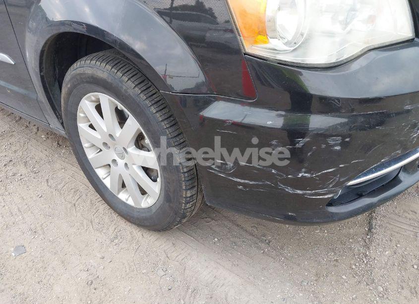 Photo 13 of 2014 Chrysler Town & COUNTRY TOURING (VIN 2C4RC1BG3ER346779)