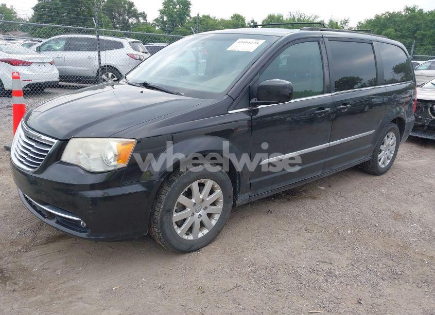 Photo 2 of 2014 Chrysler Town & COUNTRY TOURING (VIN 2C4RC1BG3ER346779)