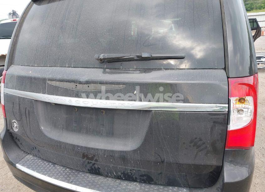 Photo 6 of 2014 Chrysler Town & COUNTRY TOURING (VIN 2C4RC1BG3ER346779)