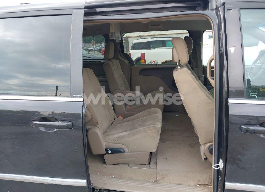 Photo 8 of 2014 Chrysler Town & COUNTRY TOURING (VIN 2C4RC1BG3ER346779)