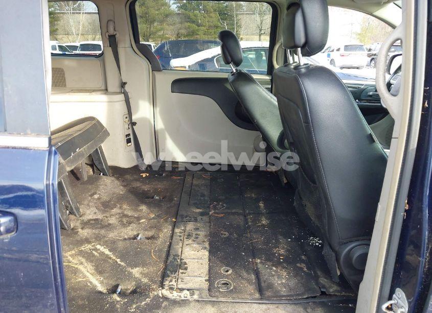 Photo 8 of 2014 Chrysler Town & COUNTRY TOURING (VIN 2C4RC1BG3ER386831)