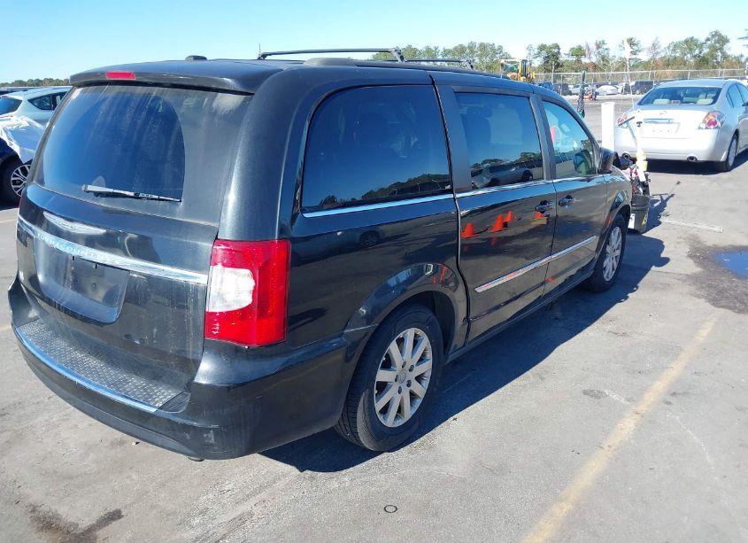 Photo 4 of 2014 Chrysler Town & COUNTRY TOURING (VIN 2C4RC1BG3ER395030)