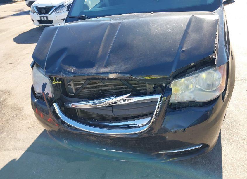 Photo 6 of 2014 Chrysler Town & COUNTRY TOURING (VIN 2C4RC1BG3ER395030)