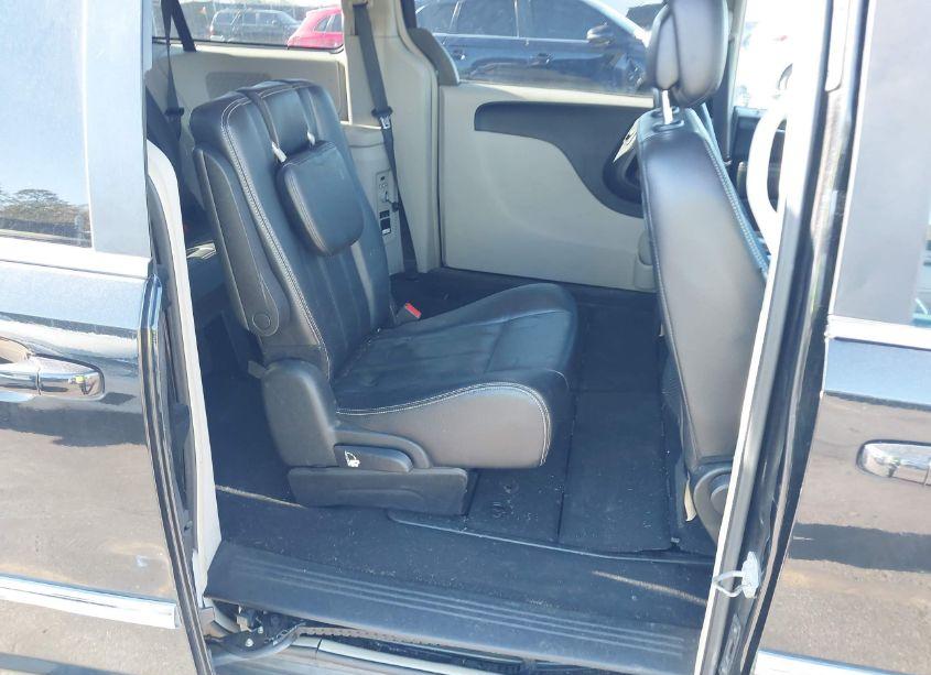 Photo 8 of 2014 Chrysler Town & COUNTRY TOURING (VIN 2C4RC1BG3ER395030)