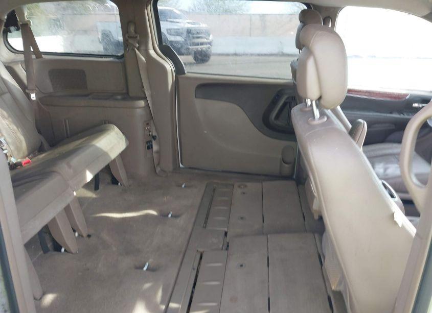 Photo 8 of 2014 Chrysler Town & COUNTRY TOURING (VIN 2C4RC1BG3ER395397)