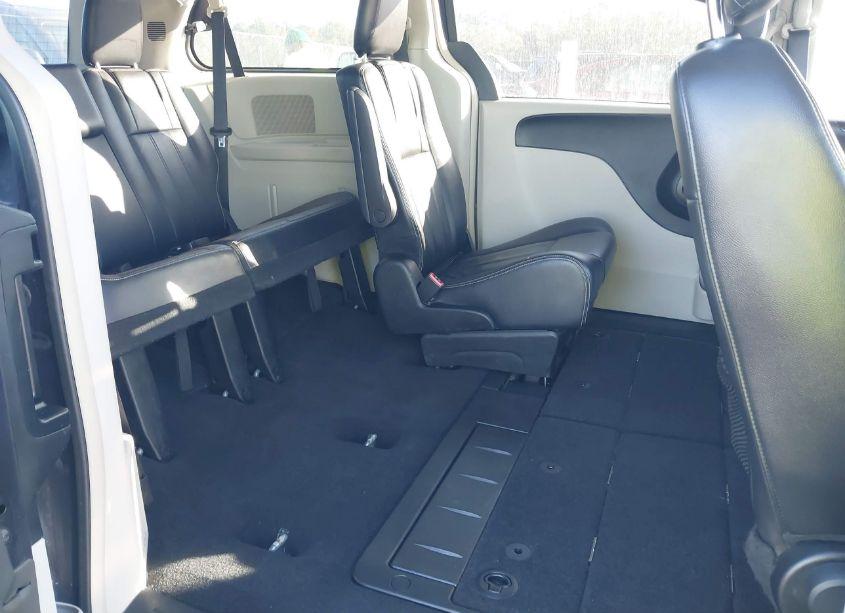 Photo 8 of 2014 Chrysler Town & COUNTRY TOURING (VIN 2C4RC1BG3ER399613)