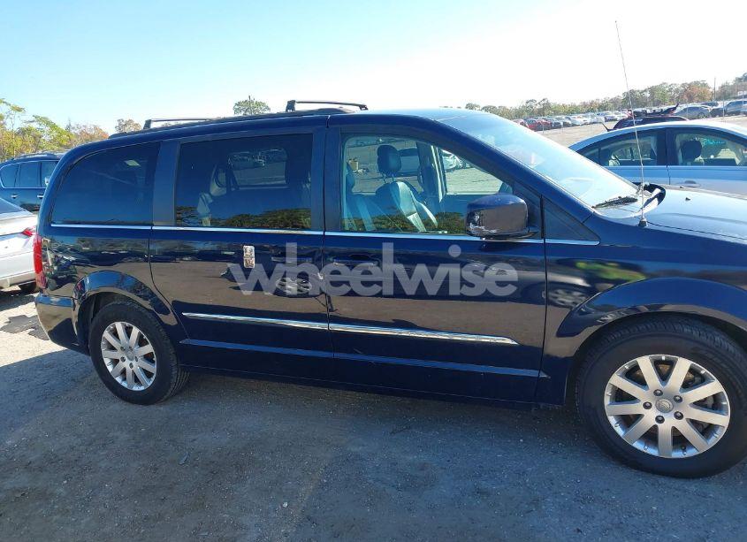 Photo 13 of 2014 Chrysler Town & COUNTRY TOURING (VIN 2C4RC1BG3ER403773)