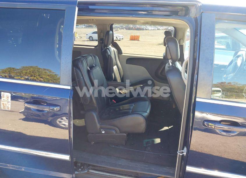 Photo 8 of 2014 Chrysler Town & COUNTRY TOURING (VIN 2C4RC1BG3ER403773)