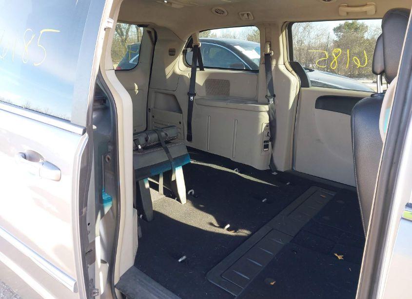 Photo 8 of 2014 Chrysler Town & COUNTRY TOURING (VIN 2C4RC1BG3ER435350)