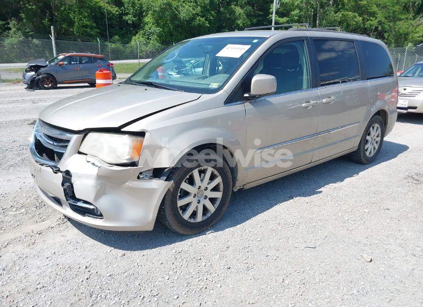 Photo 2 of 2014 Chrysler Town & COUNTRY TOURING (VIN 2C4RC1BG3ER436319)