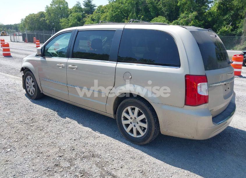 Photo 3 of 2014 Chrysler Town & COUNTRY TOURING (VIN 2C4RC1BG3ER436319)