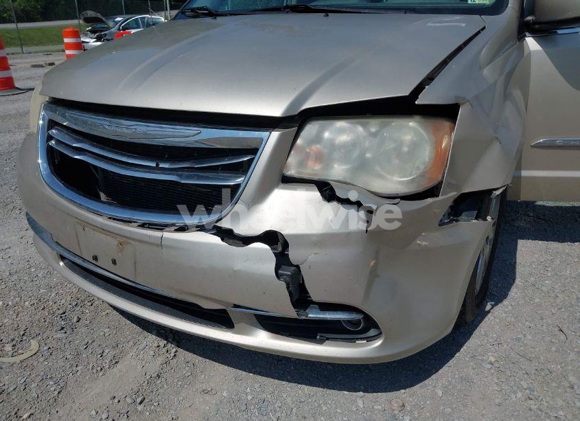 Photo 6 of 2014 Chrysler Town & COUNTRY TOURING (VIN 2C4RC1BG3ER436319)