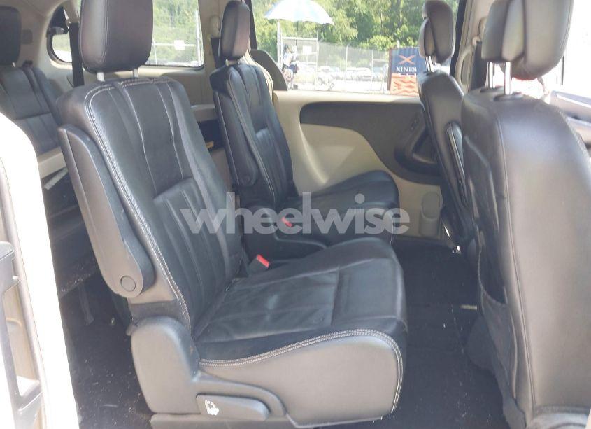 Photo 8 of 2014 Chrysler Town & COUNTRY TOURING (VIN 2C4RC1BG3ER436319)
