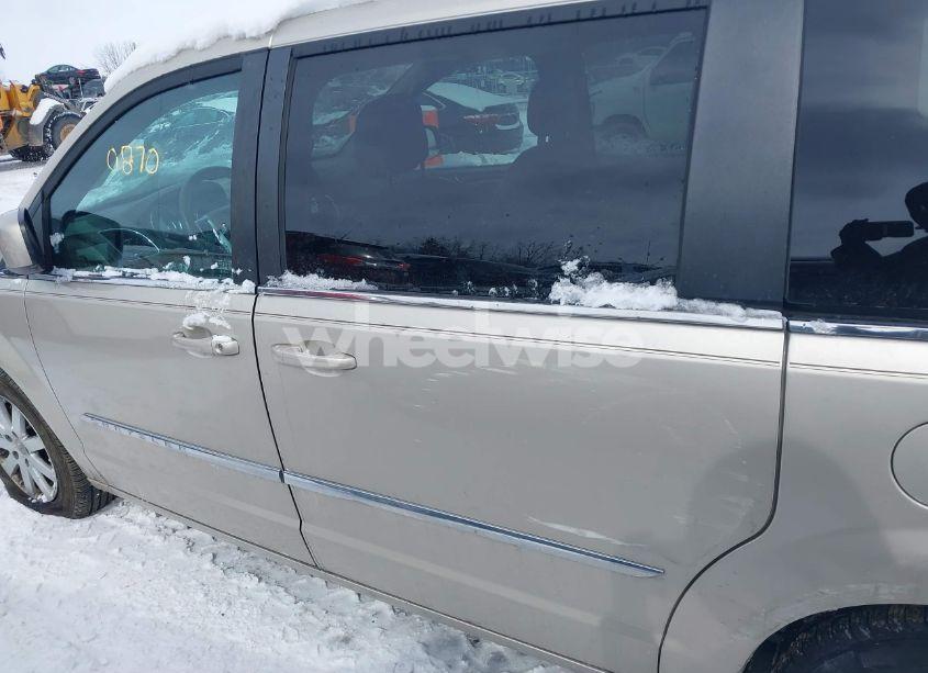 Photo 15 of 2014 Chrysler Town & COUNTRY TOURING (VIN 2C4RC1BG3ER438426)