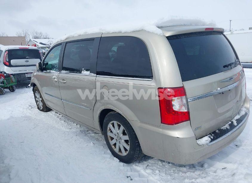 Photo 3 of 2014 Chrysler Town & COUNTRY TOURING (VIN 2C4RC1BG3ER438426)
