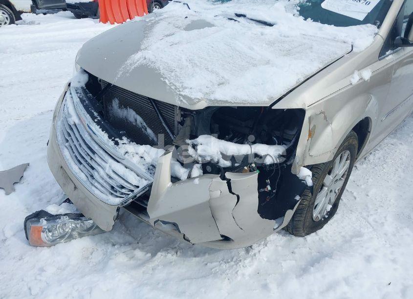 Photo 6 of 2014 Chrysler Town & COUNTRY TOURING (VIN 2C4RC1BG3ER438426)