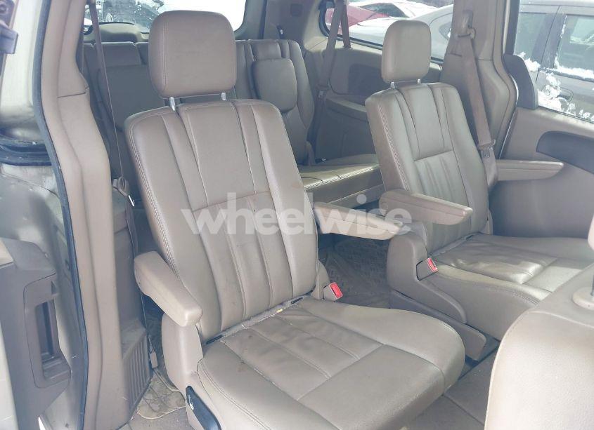 Photo 8 of 2014 Chrysler Town & COUNTRY TOURING (VIN 2C4RC1BG3ER438426)