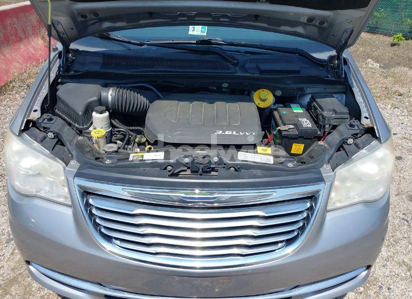 Photo 10 of 2014 Chrysler Town & COUNTRY TOURING (VIN 2C4RC1BG3ER442752)