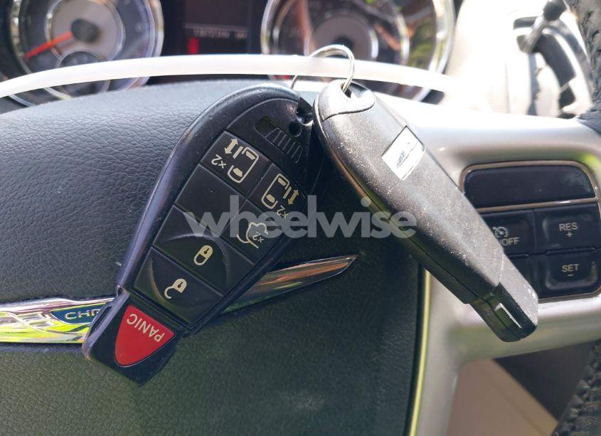 Photo 11 of 2014 Chrysler Town & COUNTRY TOURING (VIN 2C4RC1BG3ER442752)