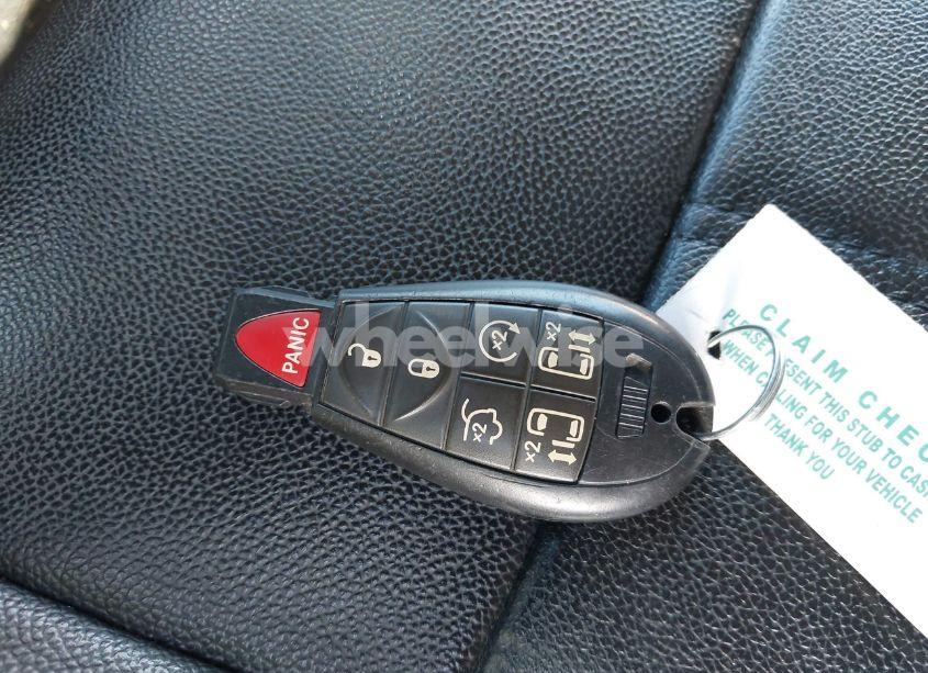 Photo 11 of 2014 Chrysler Town & COUNTRY TOURING (VIN 2C4RC1BG3ER467246)