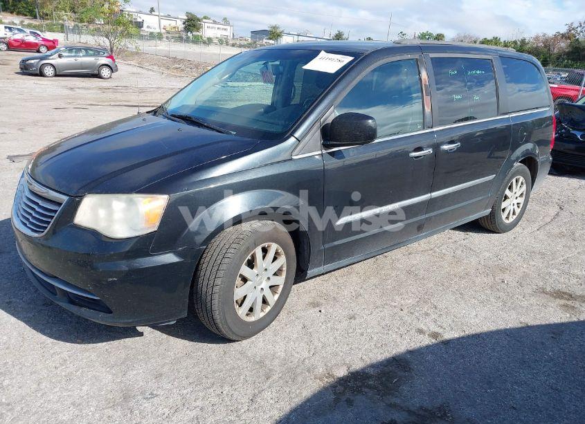 Photo 2 of 2014 Chrysler Town & COUNTRY TOURING (VIN 2C4RC1BG3ER467246)