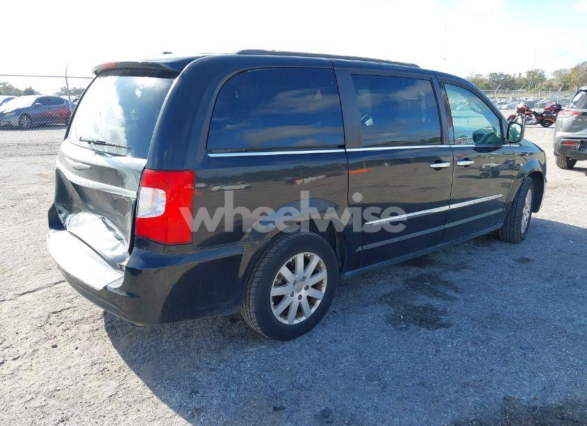 Photo 4 of 2014 Chrysler Town & COUNTRY TOURING (VIN 2C4RC1BG3ER467246)