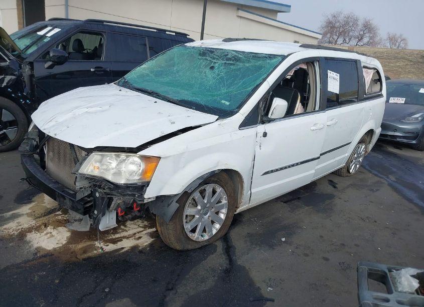 Photo 2 of 2015 Chrysler Town & COUNTRY TOURING (VIN 2C4RC1BG3FR538950)