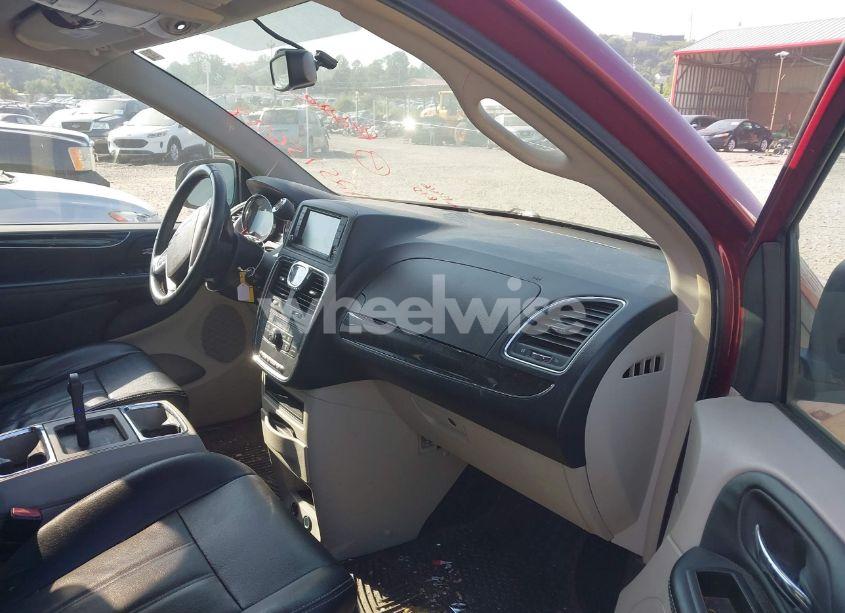 Photo 5 of 2015 Chrysler Town & COUNTRY TOURING (VIN 2C4RC1BG3FR563041)