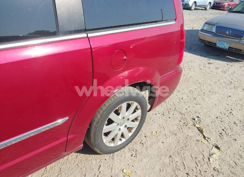 Photo 6 of 2015 Chrysler Town & COUNTRY TOURING (VIN 2C4RC1BG3FR563041)