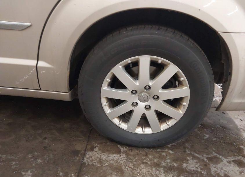 Photo 12 of 2015 Chrysler Town & COUNTRY TOURING (VIN 2C4RC1BG3FR582169)