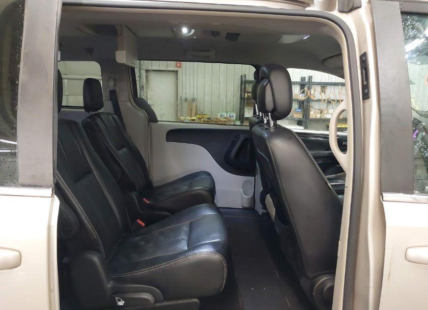 Photo 8 of 2015 Chrysler Town & COUNTRY TOURING (VIN 2C4RC1BG3FR582169)