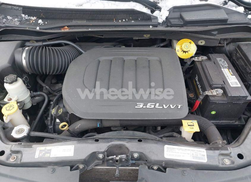 Photo 10 of 2015 Chrysler Town & COUNTRY TOURING (VIN 2C4RC1BG3FR601481)