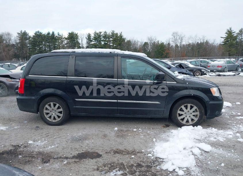 Photo 13 of 2015 Chrysler Town & COUNTRY TOURING (VIN 2C4RC1BG3FR601481)