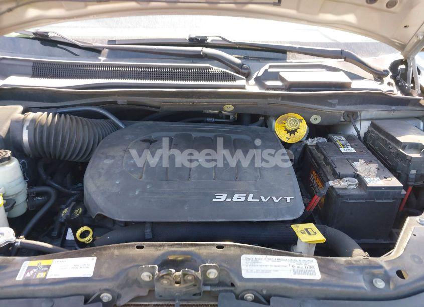 Photo 10 of 2015 Chrysler Town & COUNTRY TOURING (VIN 2C4RC1BG3FR644766)