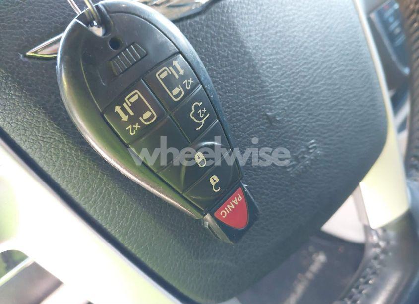 Photo 11 of 2015 Chrysler Town & COUNTRY TOURING (VIN 2C4RC1BG3FR644766)