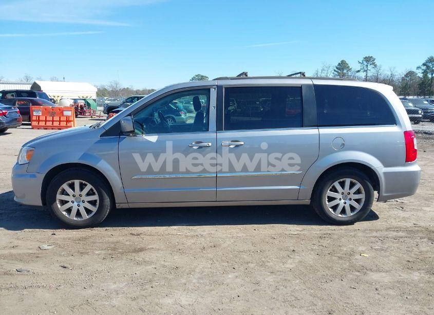 Photo 14 of 2015 Chrysler Town & COUNTRY TOURING (VIN 2C4RC1BG3FR644766)