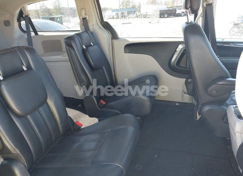 Photo 8 of 2015 Chrysler Town & COUNTRY TOURING (VIN 2C4RC1BG3FR644766)