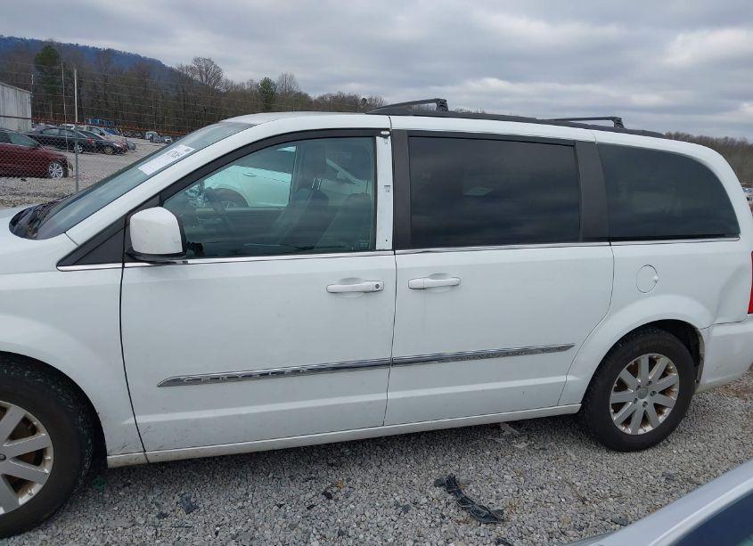 Photo 14 of 2015 Chrysler Town & COUNTRY TOURING (VIN 2C4RC1BG3FR661955)