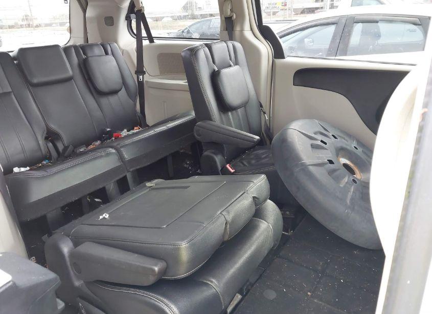 Photo 8 of 2015 Chrysler Town & COUNTRY TOURING (VIN 2C4RC1BG3FR661955)